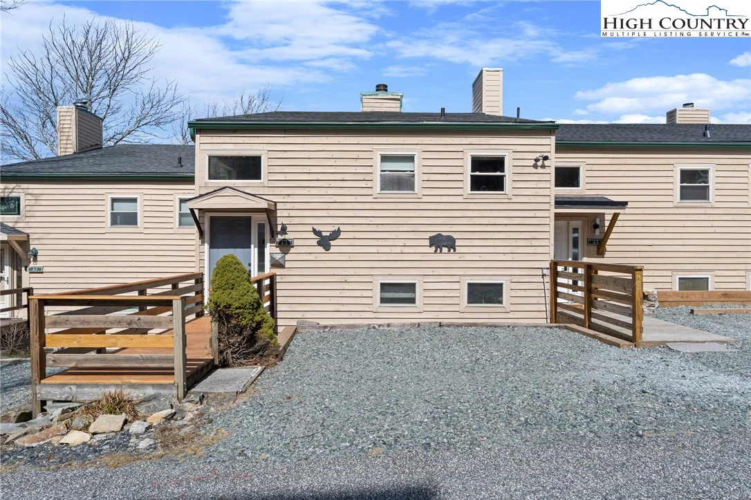 Image number 13 for the current listing