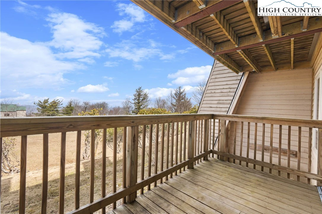 Image number 3 for the current listing