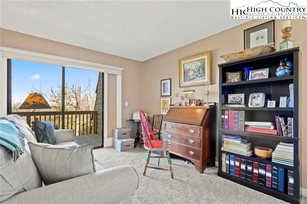 Image number 14 for the current listing