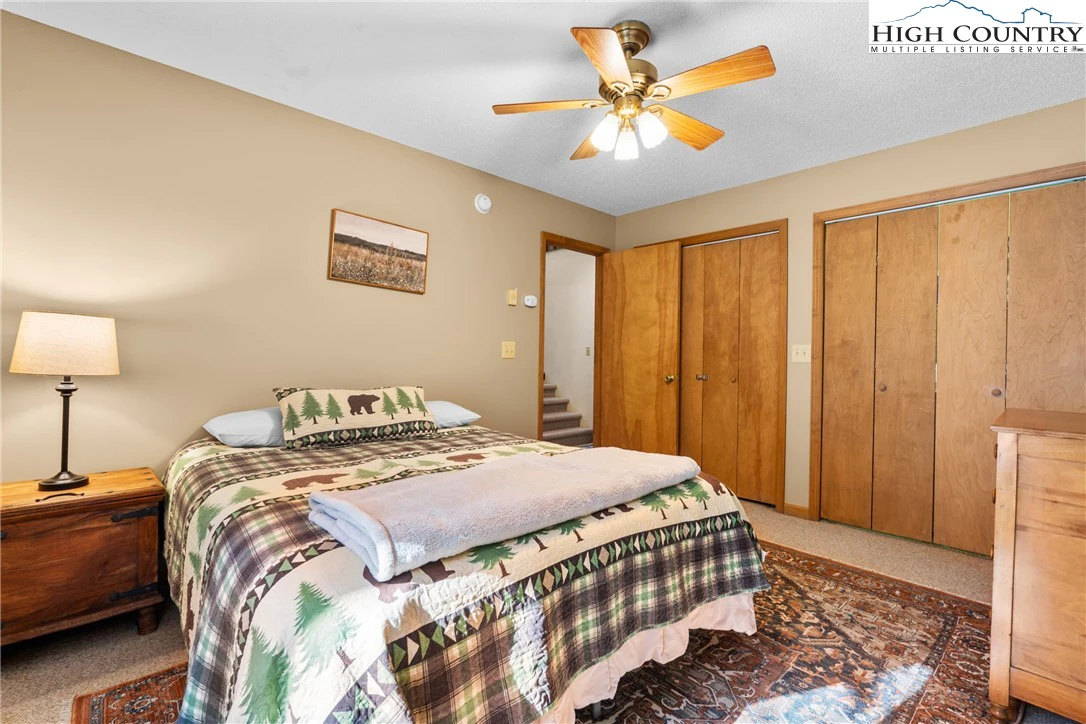 Image number 13 for the current listing