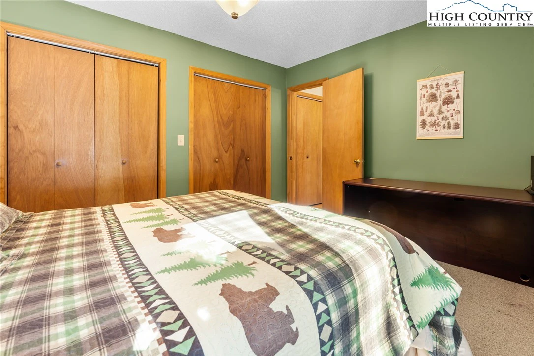 Image number 5 for the current listing