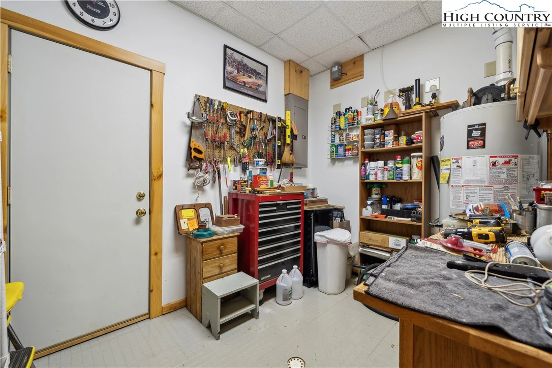 Image number 13 for the current listing