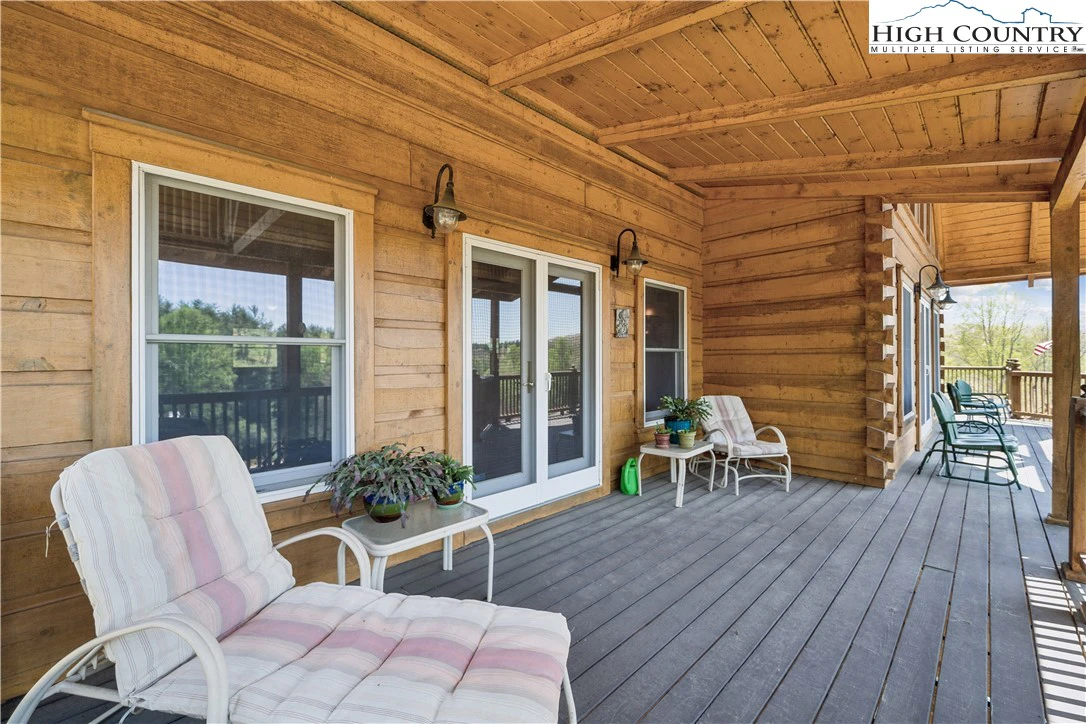 Image number 19 for the current listing