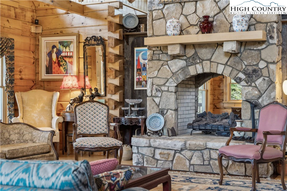 Image number 7 for the current listing