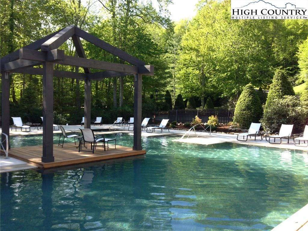 Image number 11 for the current listing