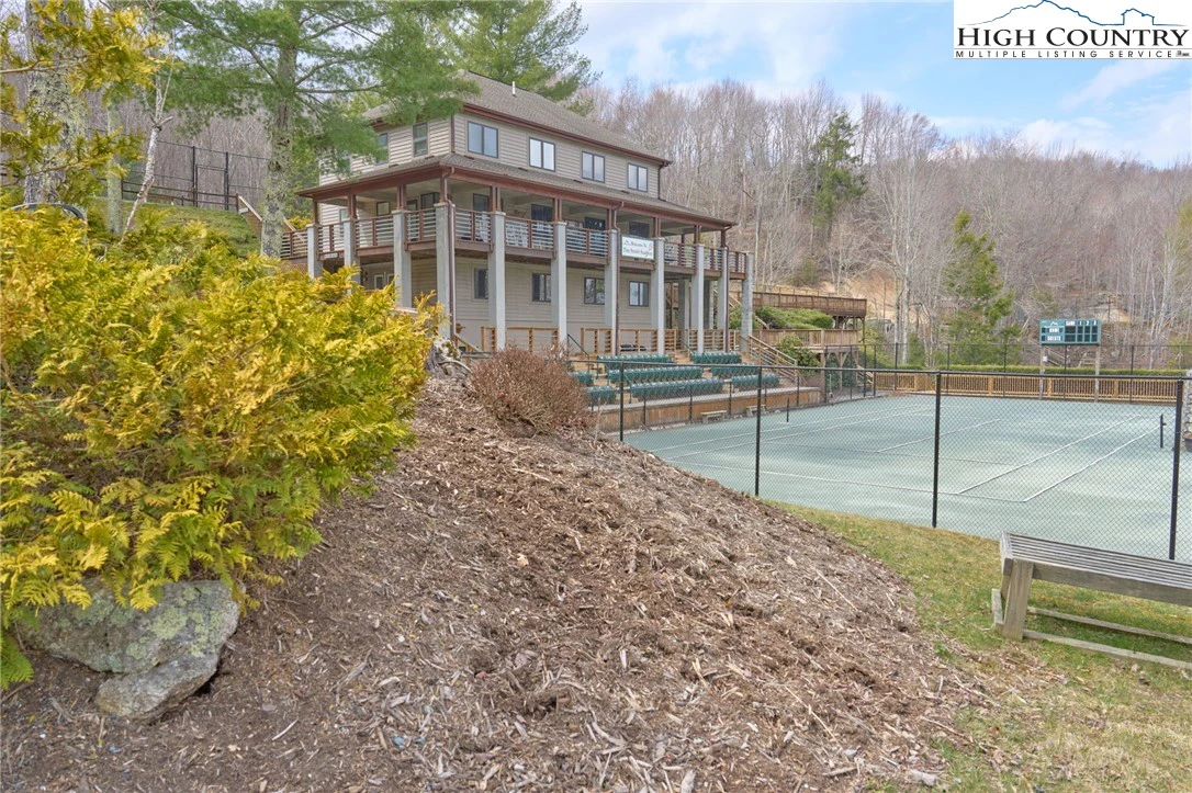 Image number 9 for the current listing