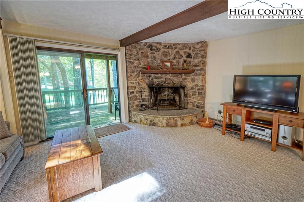 Image number 6 for the current listing