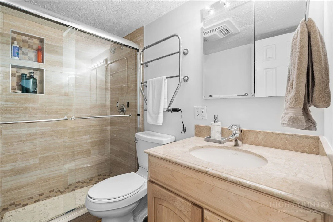 Image number 5 for the current listing