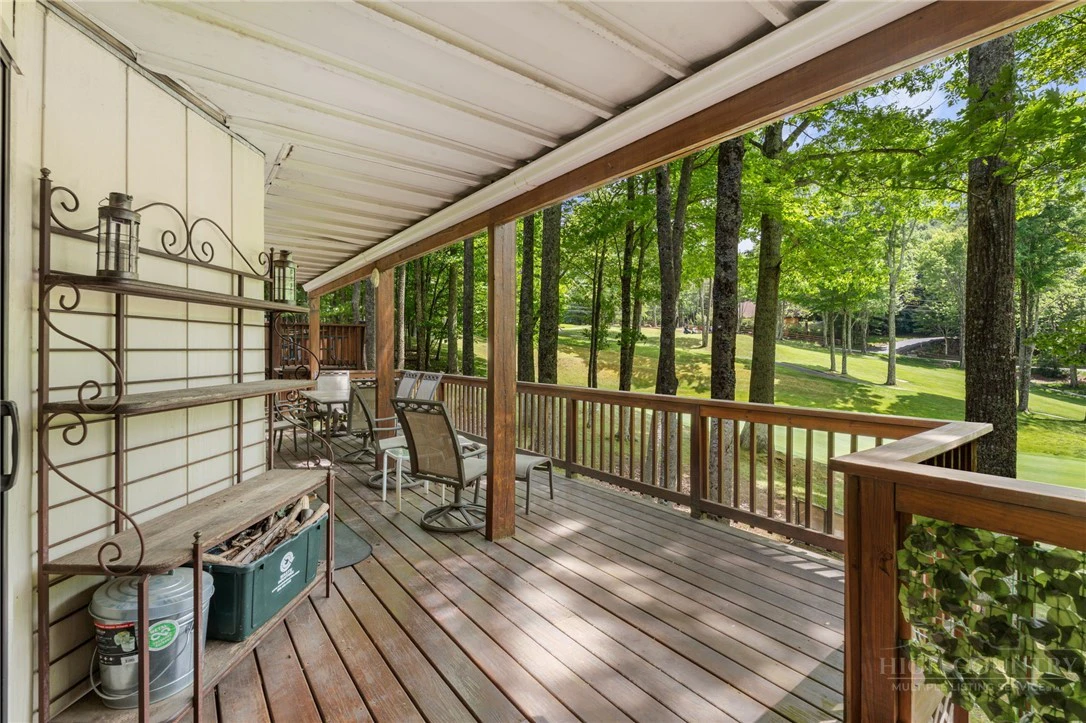 Image number 9 for the current listing