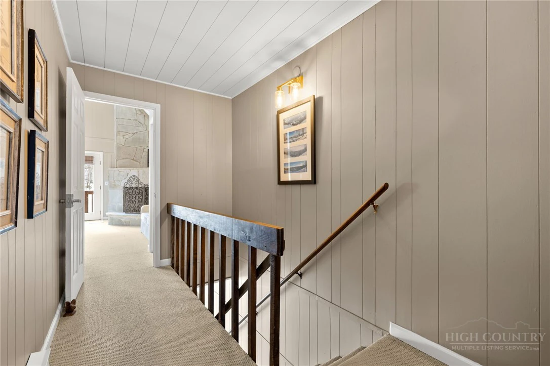 Image number 3 for the current listing