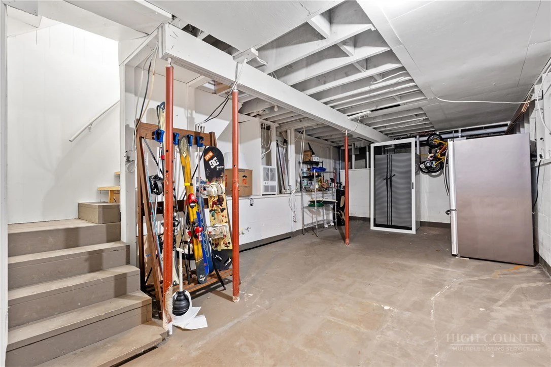 Image number 18 for the current listing