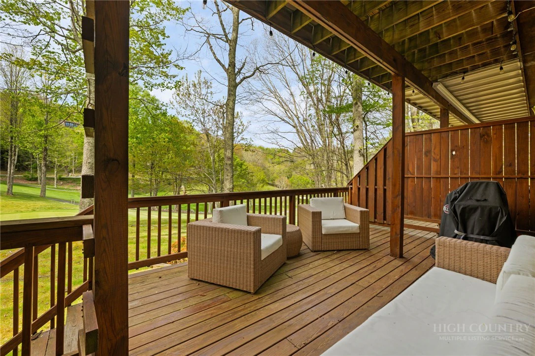 Image number 14 for the current listing