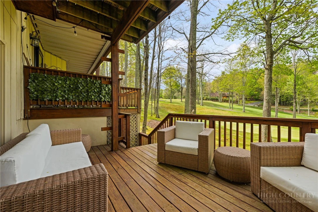 Image number 15 for the current listing