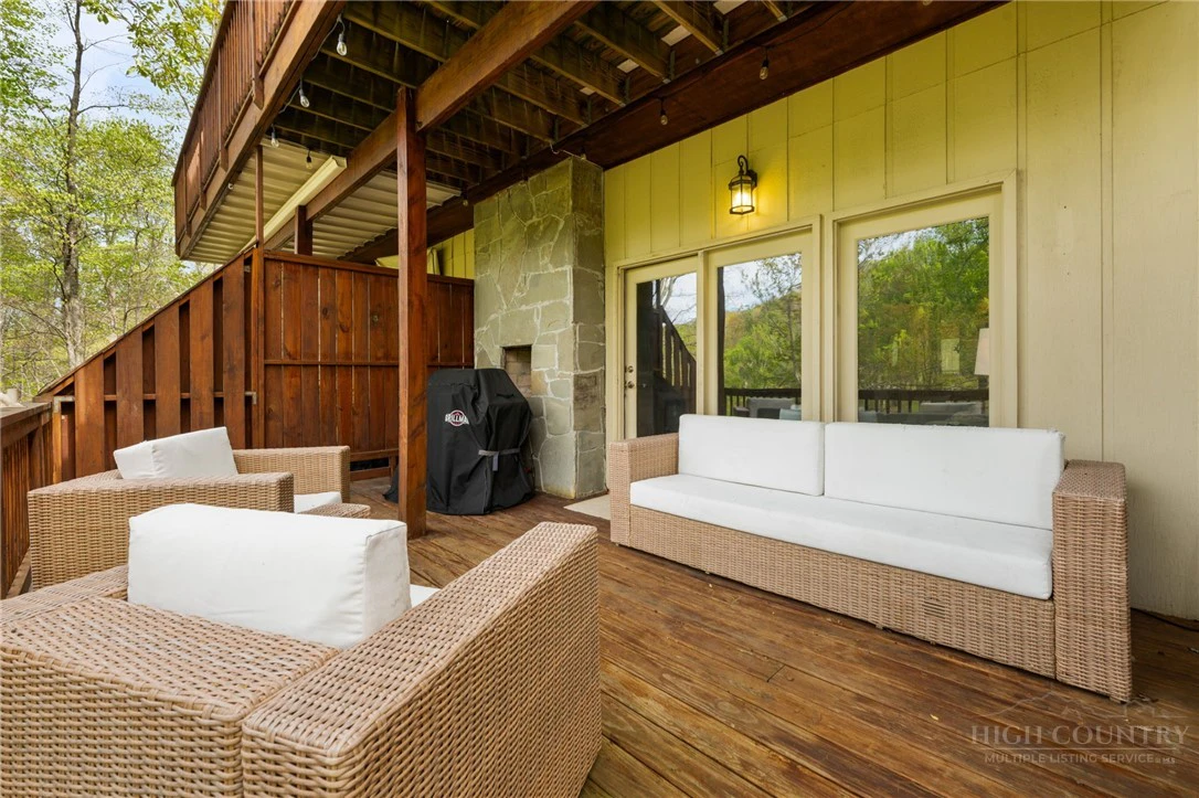 Image number 16 for the current listing