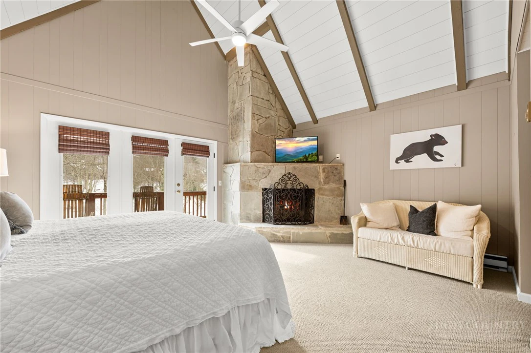Image number 5 for the current listing