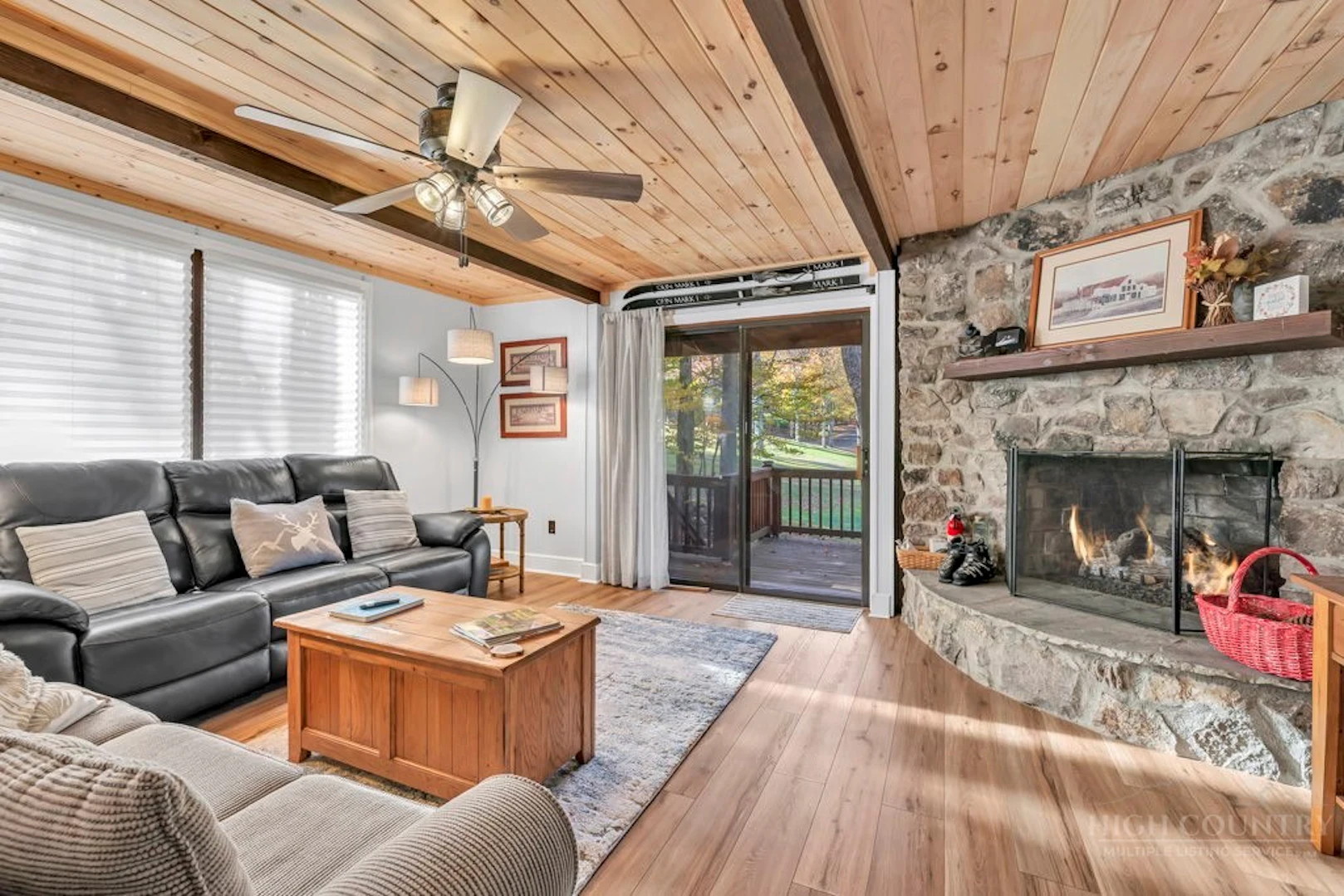 Image number 6 for the current listing