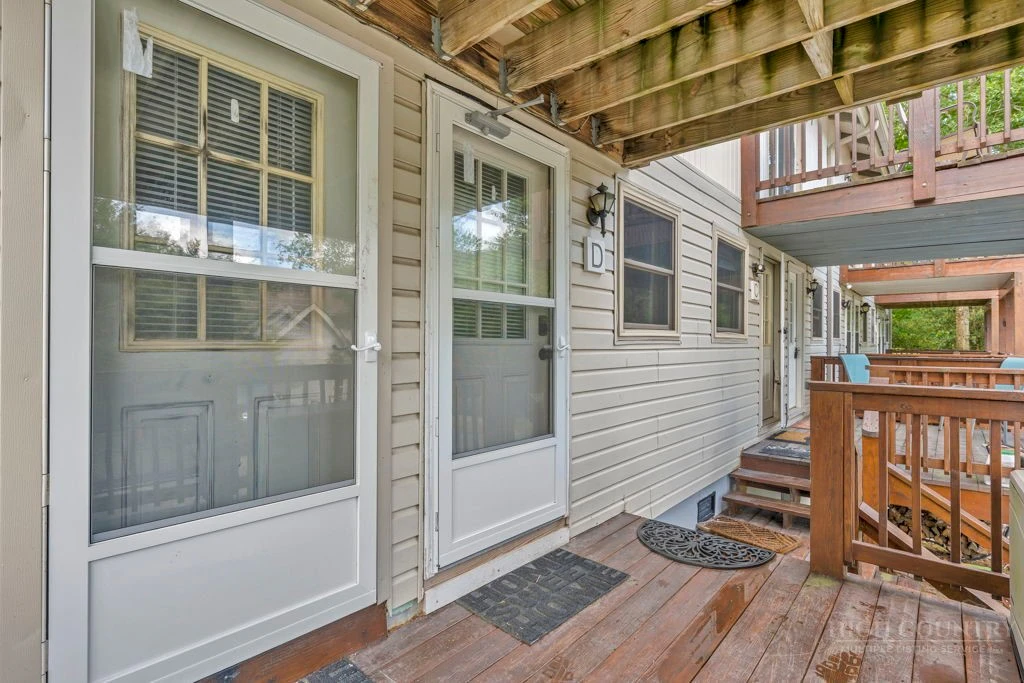 Image number 9 for the current listing