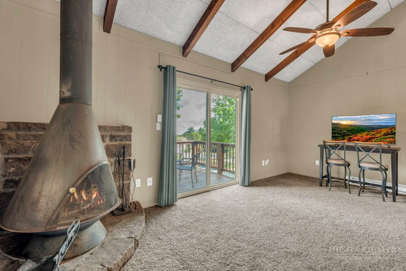 Image number 10 for the current listing