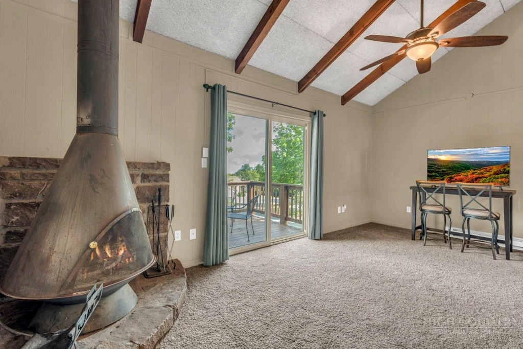 Image number 10 for the current listing