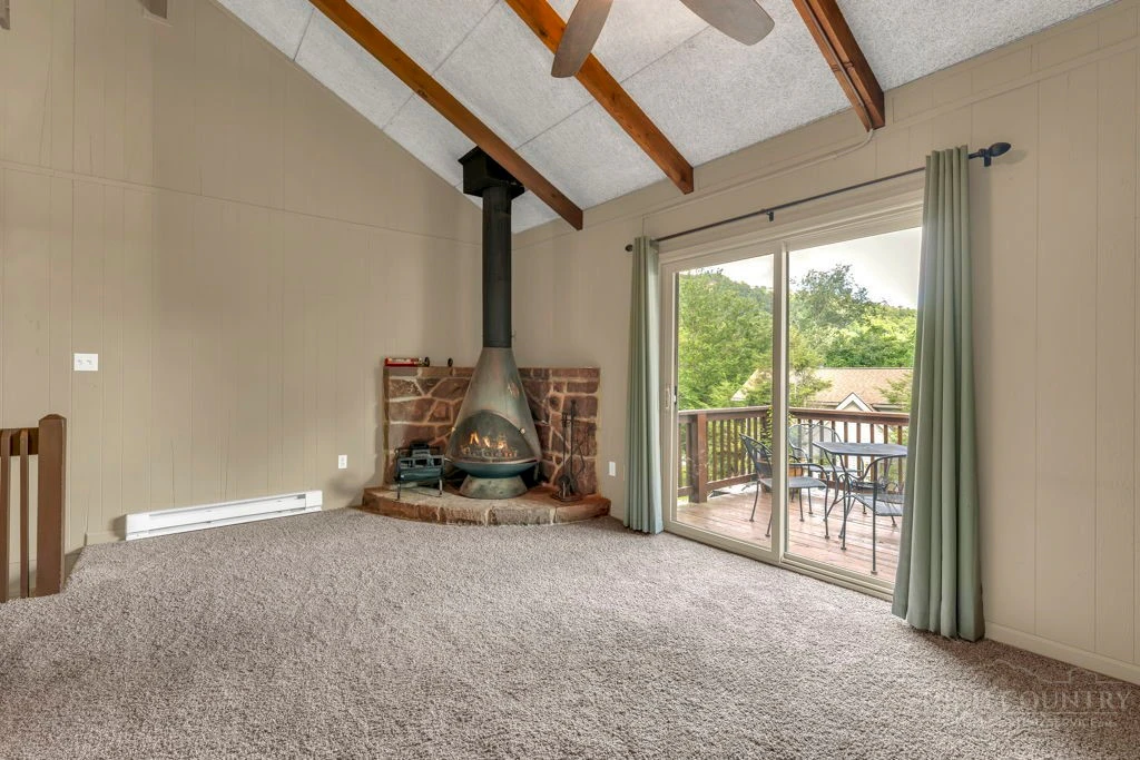 Image number 11 for the current listing