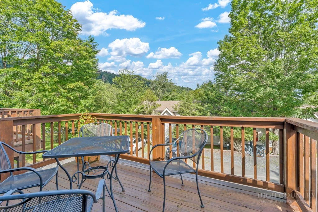 Image number 21 for the current listing