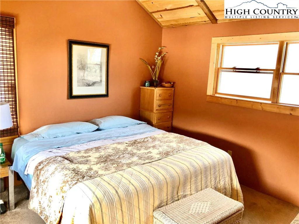 Image number 11 for the current listing