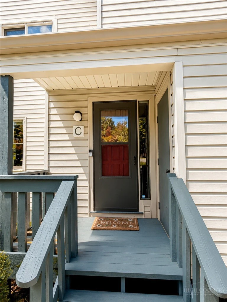 Image number 4 for the current listing