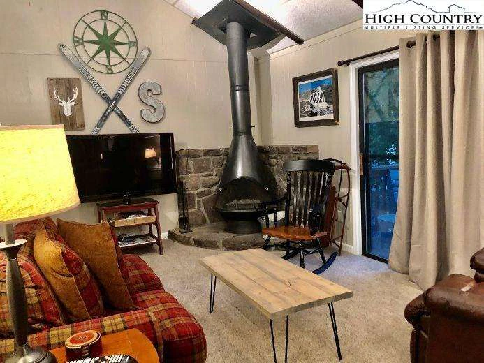 Image number 18 for the current listing