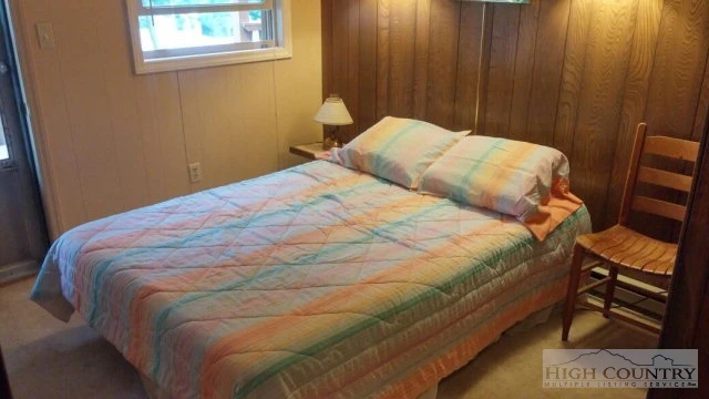 Image number 4 for the current listing