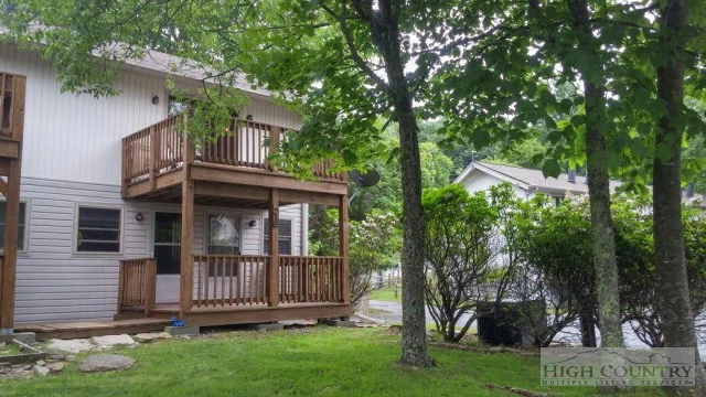 Image number 1 for the current listing
