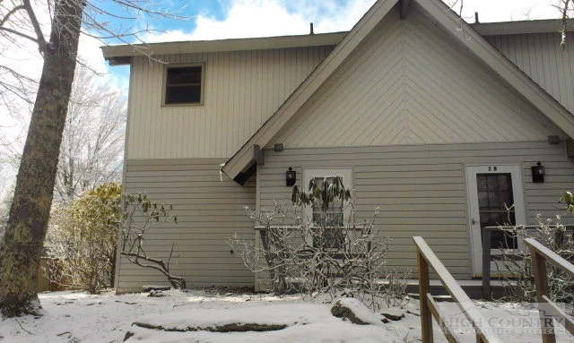 Image number 21 for the current listing