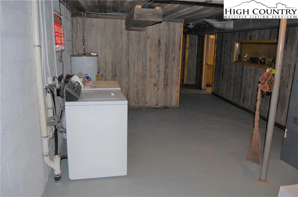 Image number 7 for the current listing