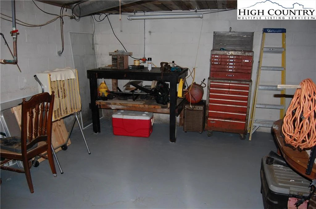Image number 8 for the current listing