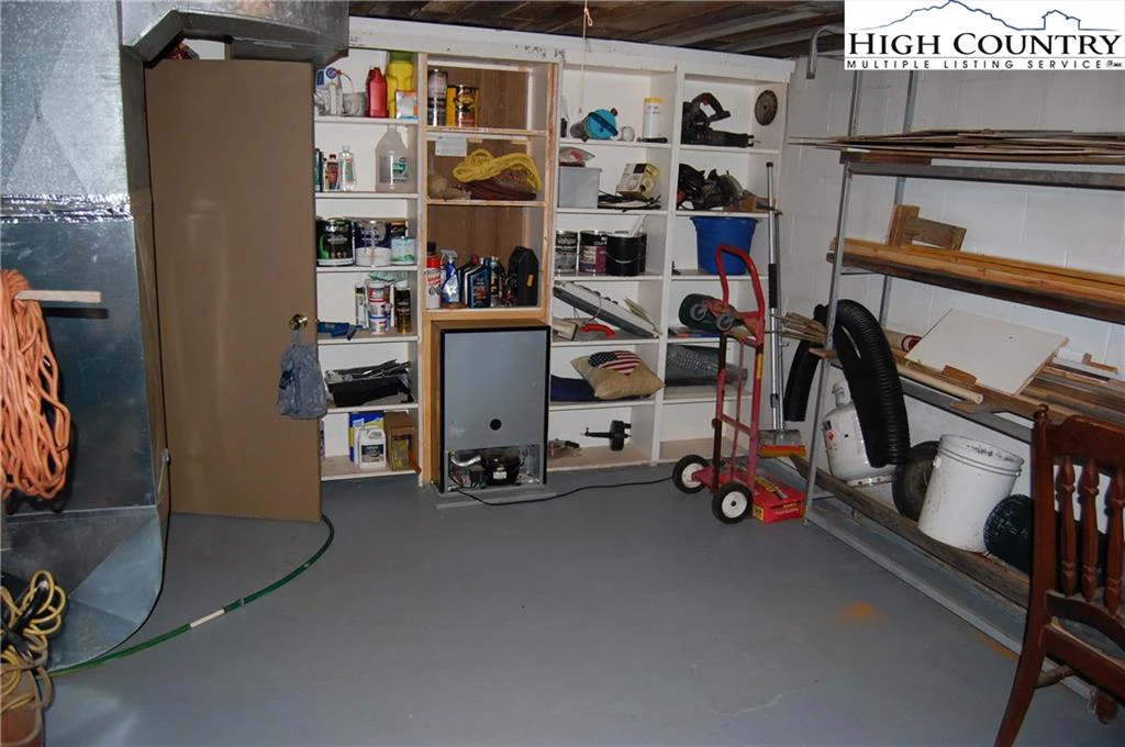 Image number 9 for the current listing
