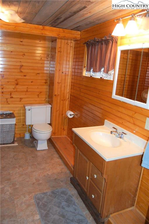 Image number 15 for the current listing