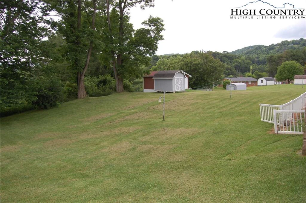 Image number 18 for the current listing