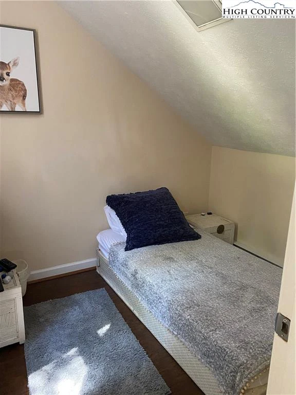 Image number 5 for the current listing