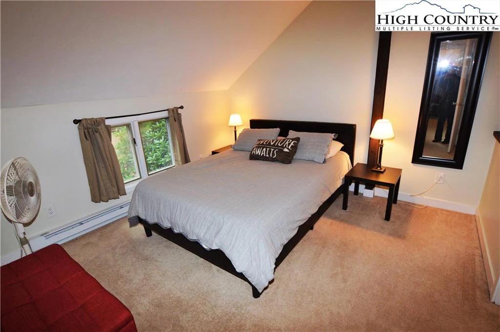 Image number 8 for the current listing
