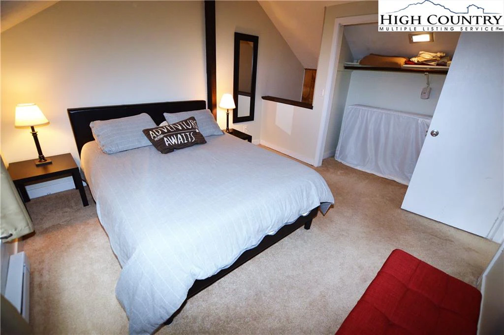 Image number 7 for the current listing