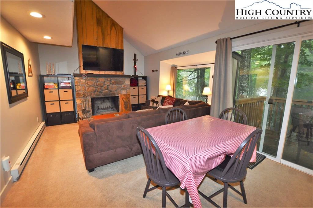 Image number 18 for the current listing