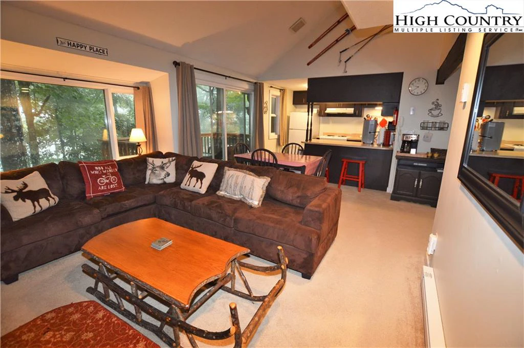 Image number 17 for the current listing