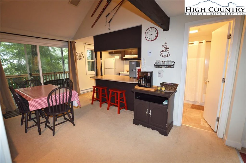 Image number 14 for the current listing