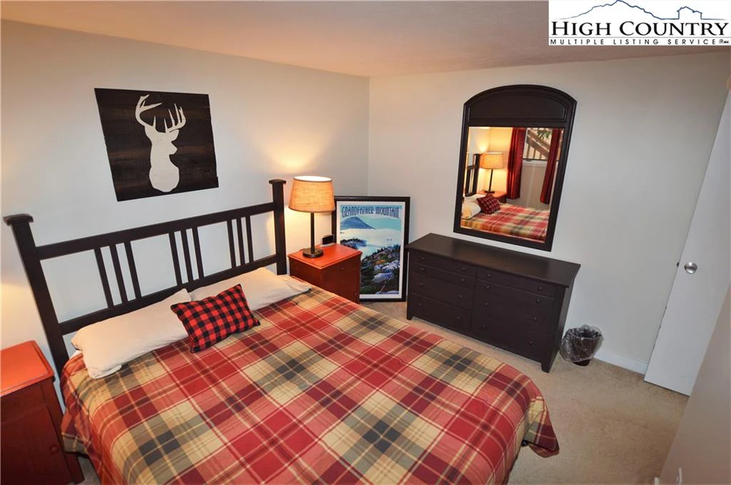 Image number 12 for the current listing