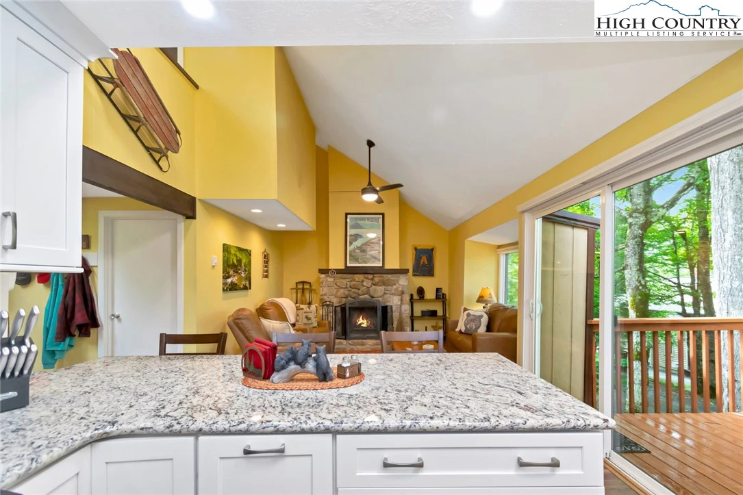 Image number 16 for the current listing