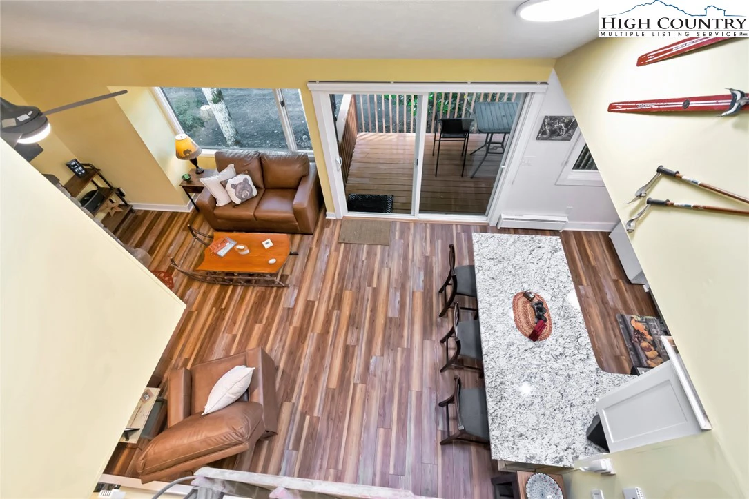 Image number 6 for the current listing