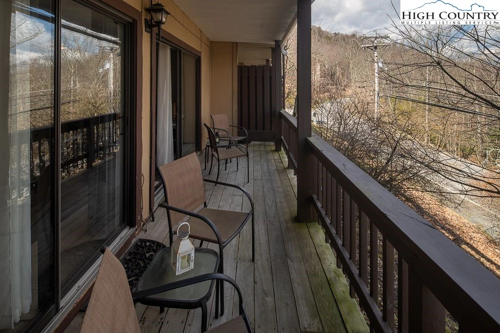 Image number 19 for the current listing