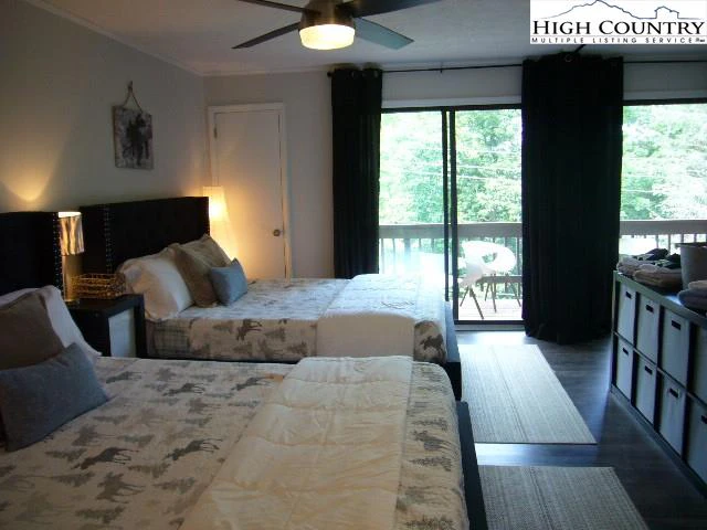 Image number 9 for the current listing