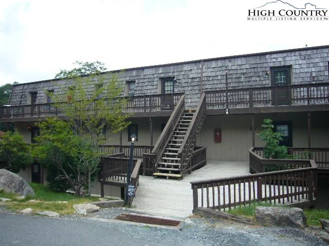 Image number 5 for the current listing