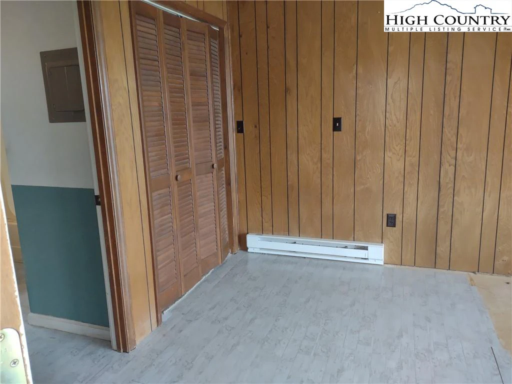 Image number 6 for the current listing