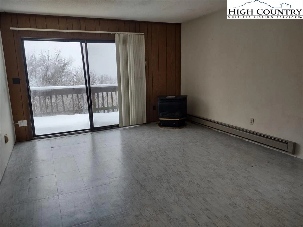 Image number 9 for the current listing